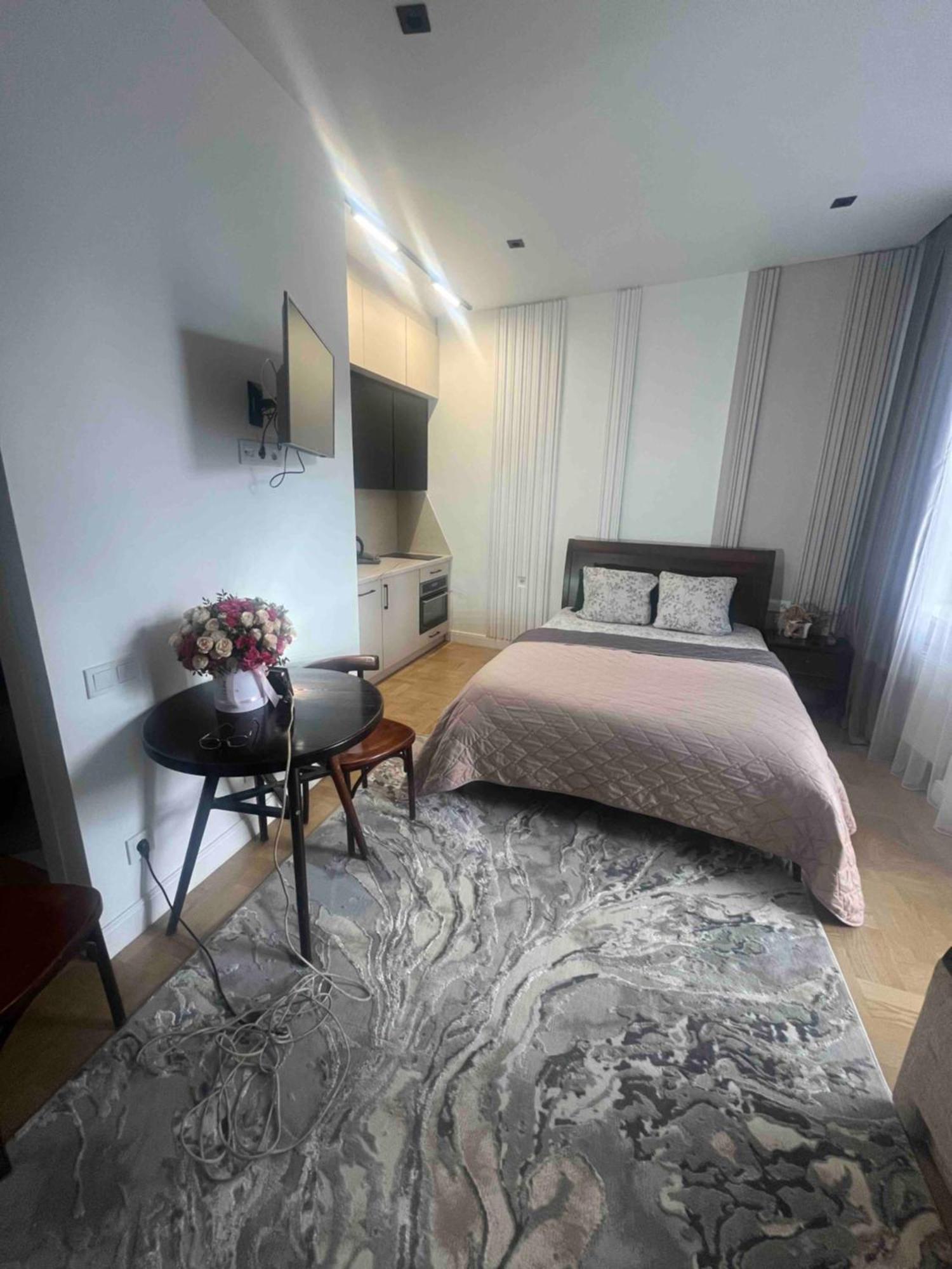 Favorit Apartments 1 Кім Безкоштовна Парковка Центр З Балконом Не Далеко Від Ж Д Вокзалу Звітні Документи Leópolis Exterior foto